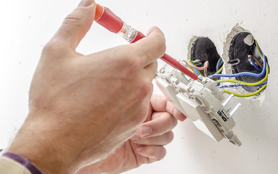 besoin d'un électricien Baulne